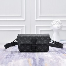 LV 루이비통 몽수리 웨어러블 월릿(M83567) 