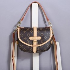 LV 루이비통 소뮈르 BB 