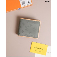 LV 루이비통 킴존스 모노그램 코스모스 티타늄 반지갑 ? 