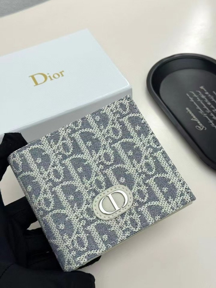 DO 디올 반 지갑 