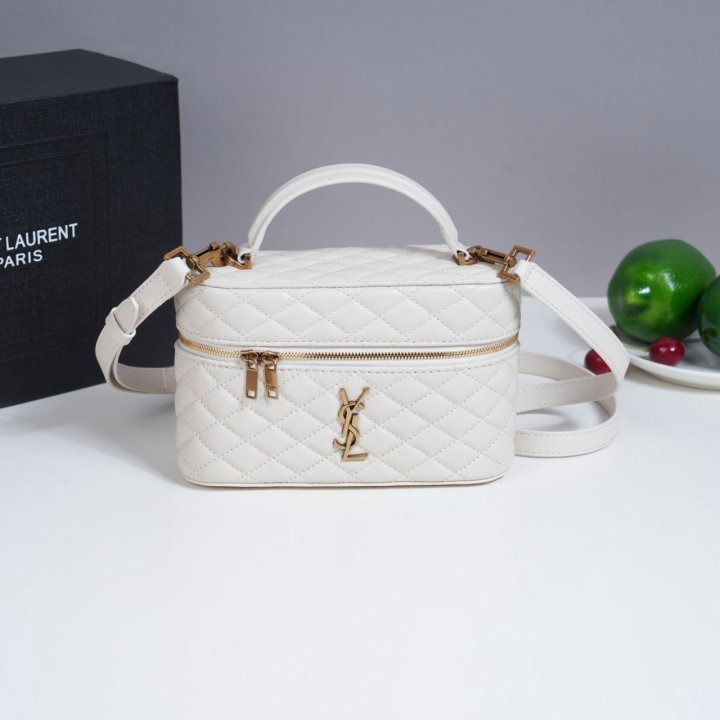 YS 생로랑 가비 베니티백 