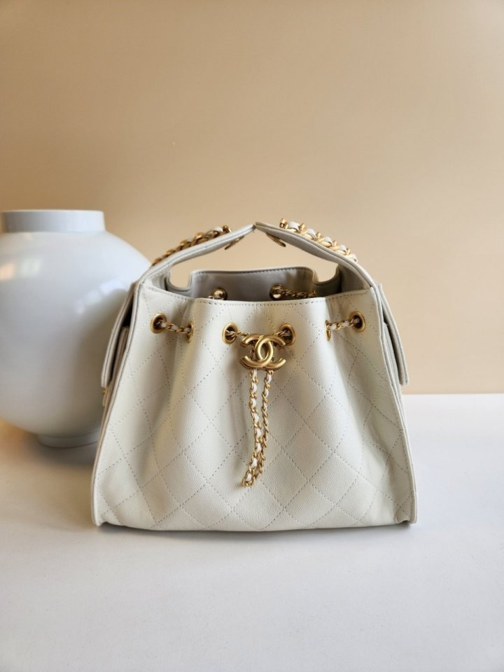 CN 샤넬 25C 크루즈 호보백 미듐 화이트 
