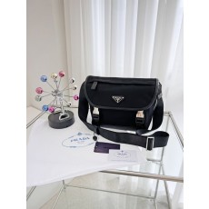 PD 프라다 리나일론 사피아노 가죽 숄더백