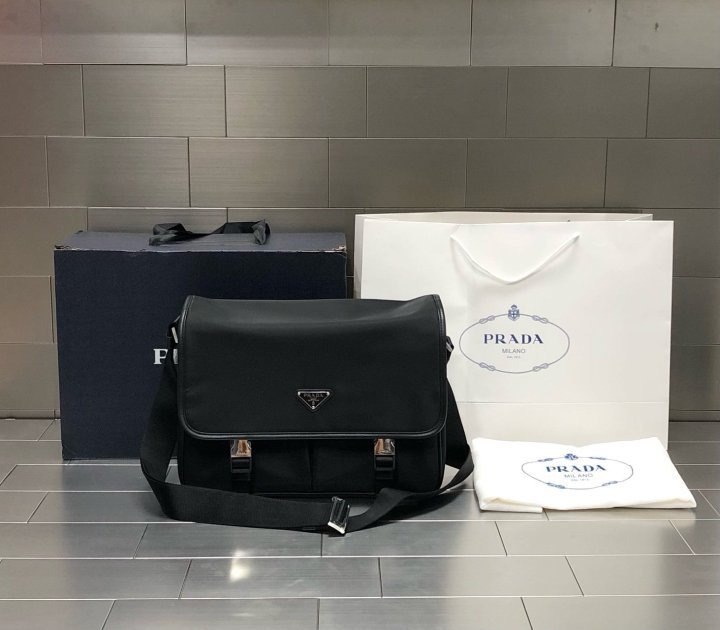 PD 프라다 리나일론 사피아노 가죽 숄더백(최상급)