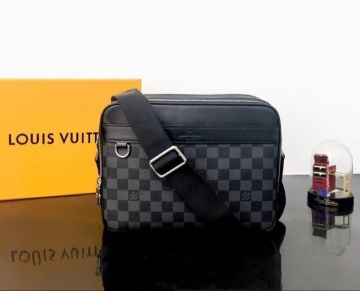 LV 루이비통 트로카데로 메신저백 