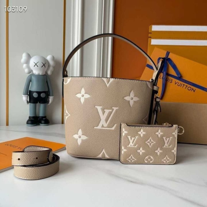 LV 루이비통 올인 BB 베이지 