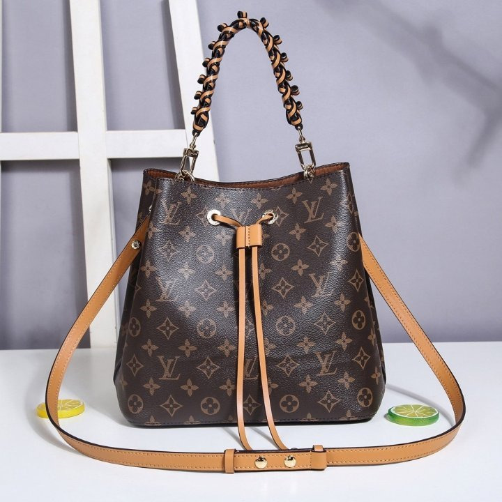 LV 루이비통 네오노에(꽈배기) 