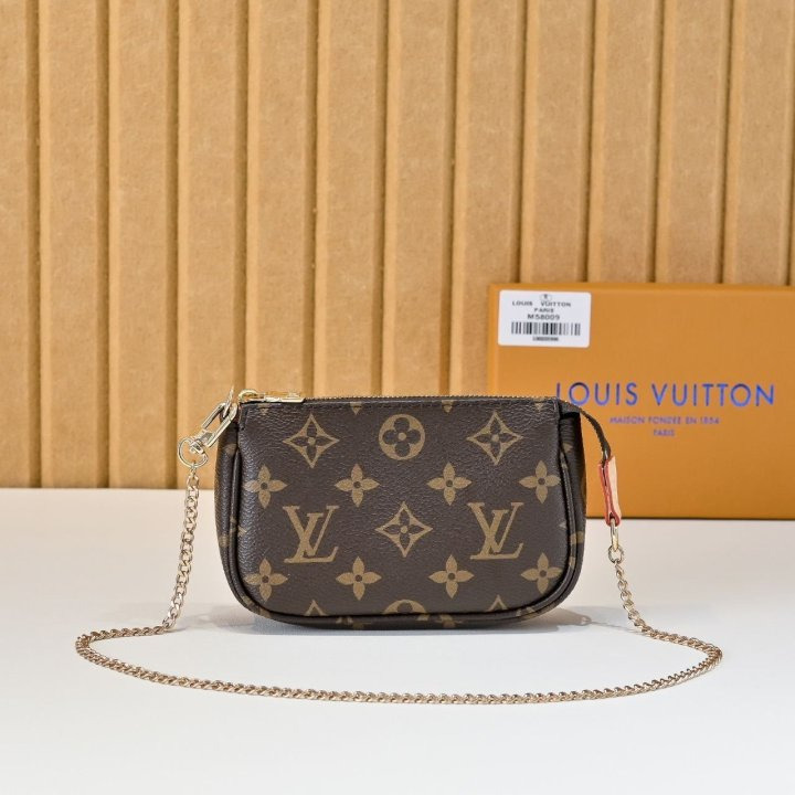 LV 루이비통 미니 포쉐트 악세수아 