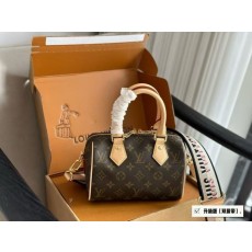 LV 루이비통 고급 반둘리에 