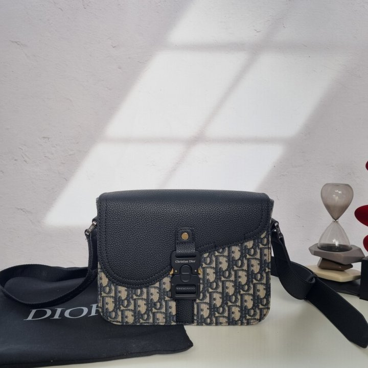 DO 디올 새들 스트랩 크로스백  