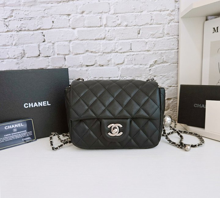 CN 샤넬 [ 고급 ] 쁘띠삭 실버볼 크로스백 램스킨 1 