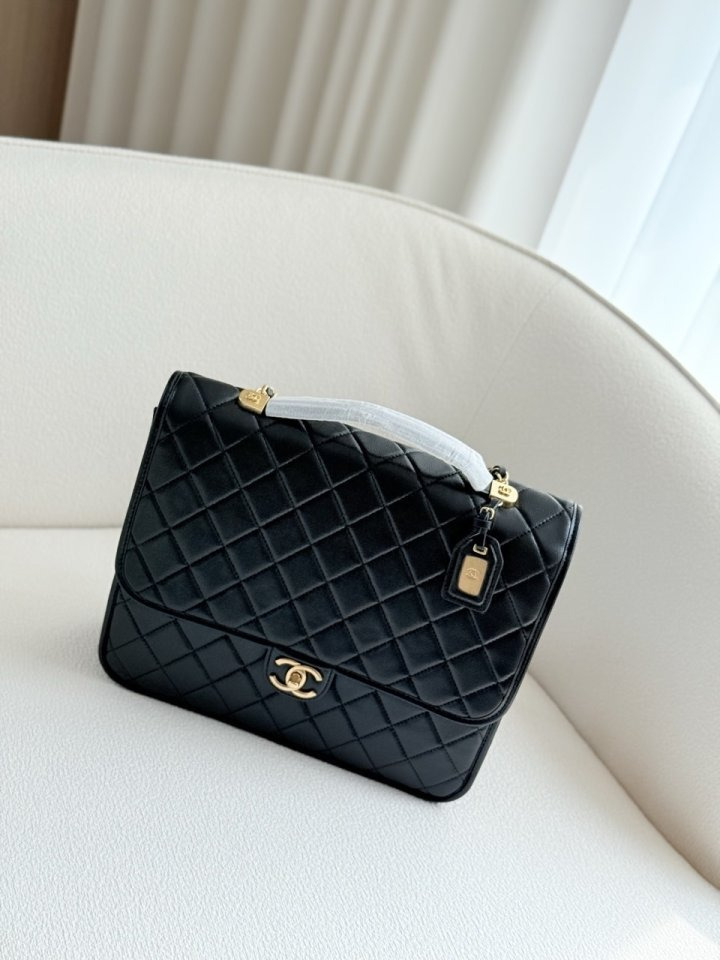 CN 샤넬 캐비어 스쿨 메모리 백팩 + CN라부부 에디션 