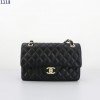CN 샤넬 미디움 램스킨 & 골드 메탈 블랙