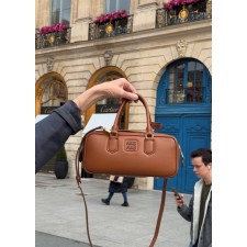 MU 미우미우 아르카디 레더 토트백 라지 