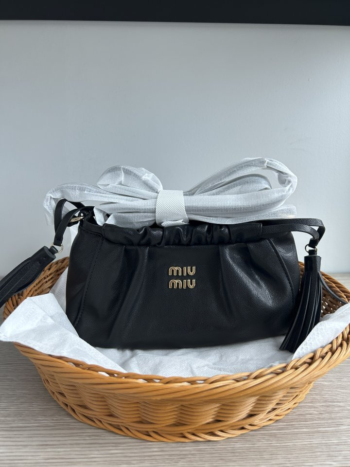 MU 미우미우 조이 나파 레더백 MI_4 