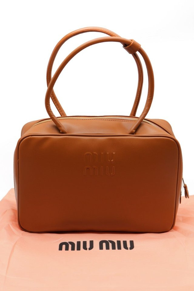 MU 미우미우 가죽 레더 보 토드백  