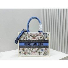 DO 디올 고급 자수 레더 북 토트백 미듐 