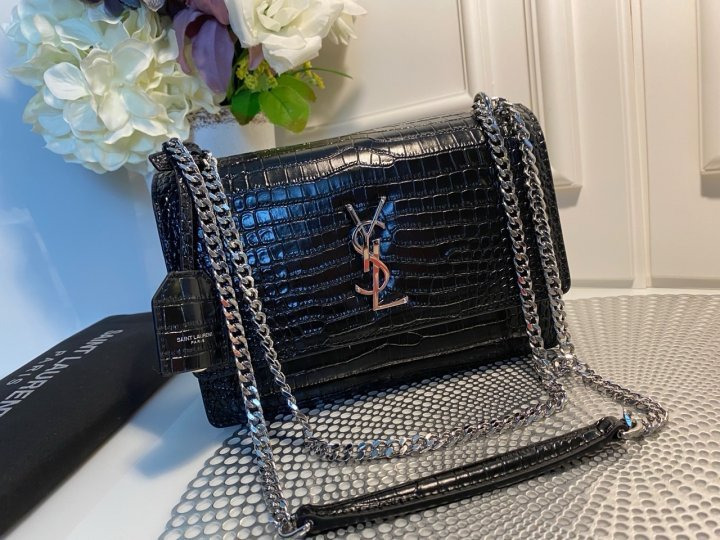 YS 생로랑선셋 악어 모노그램 플랩 프론트백 