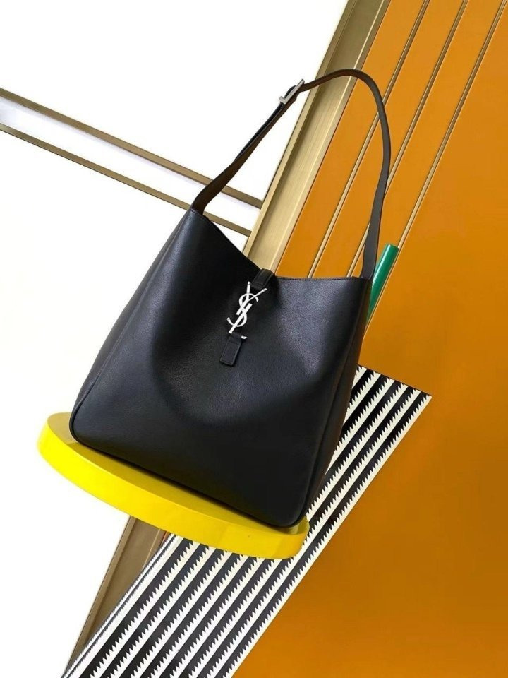 YS 생로랑[최상급] LE 5A7 소프트 라지백 