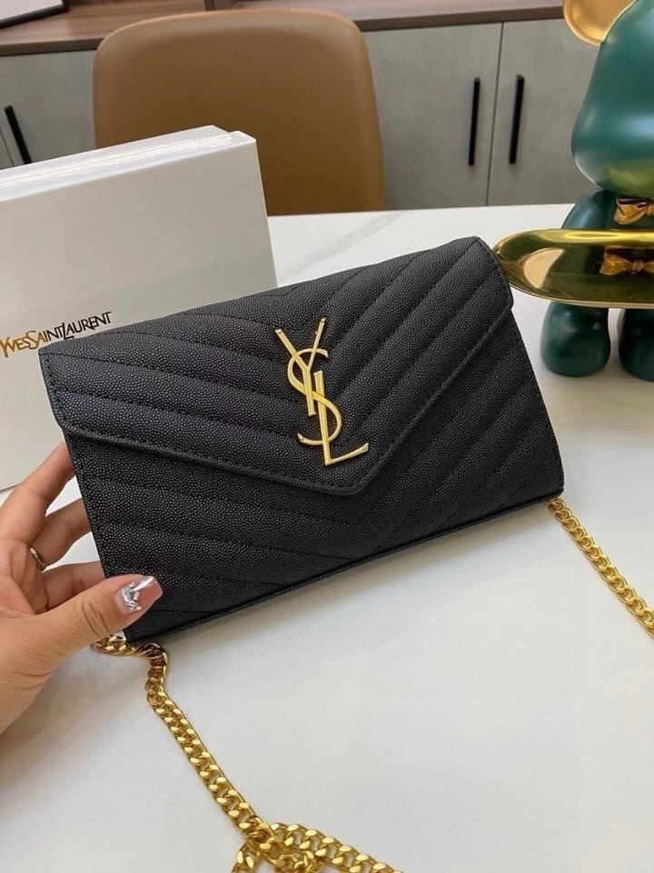 YS 생로랑쉐브론 캐비어 