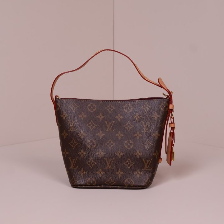 LV 루이비통 올 인 비비 모노그램 핸드백 