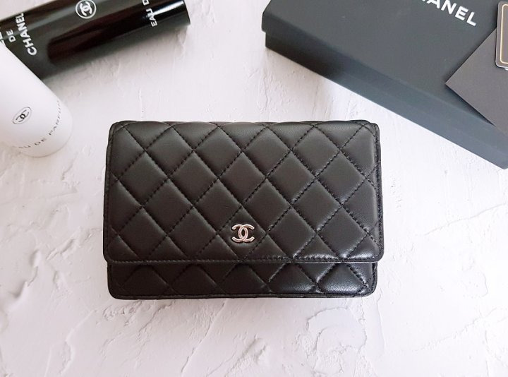 CN 샤넬 [고급 박스] WOC 클래식 램스킨 은장 1 