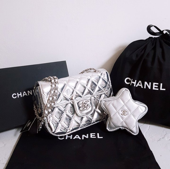CN 샤넬 [고급] 24크루즈 스타 코인퍼스 미니 플랩 백 실버 1 