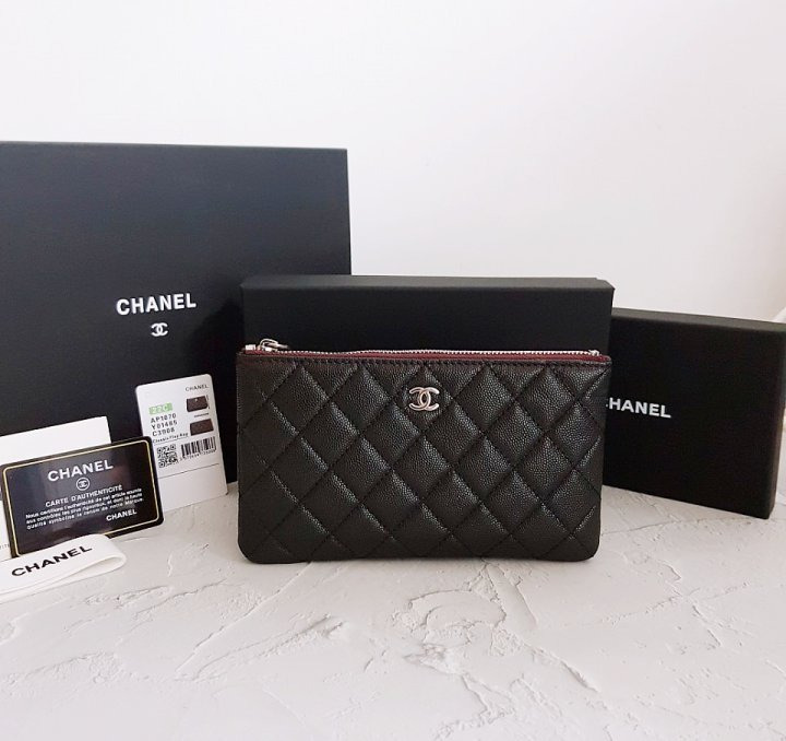 CN 샤넬 [ 고급 박스 ] 캐비어 파우치 스몰 클러치 은장 