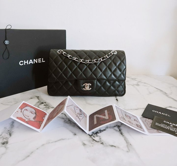 CN 샤넬 [ 고급 ] 리뉴얼 클래식 램스킨 미듐 은장 1 