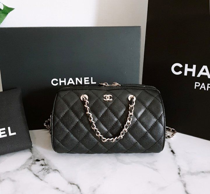 CN 샤넬 [고급 ] 25p 클래식 미니 보스턴백 볼링백 체인핸들 원통백 AP4474 1 