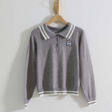 MU 미우미우 레트로 배색 니트 스웨터  