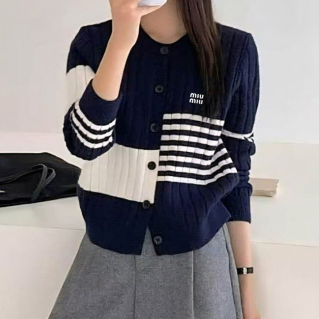 MU 미우미우  비대칭 가디건  