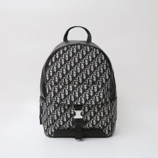 DO 디올 오블리크 익스플로러 백팩