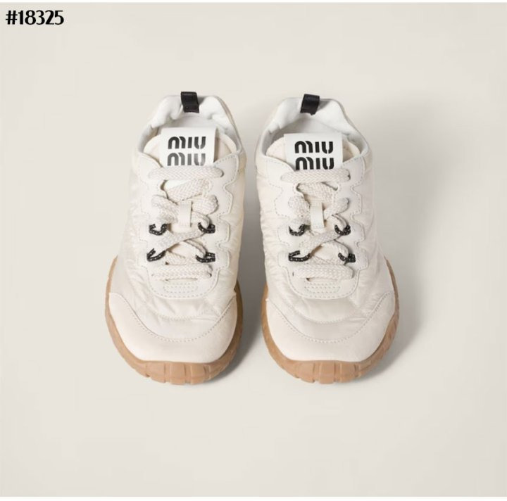 MU 미우미우 타이어 테크니컬 패브릭 앤 스웨이드 스니커즈 ? 