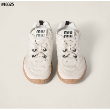 MU 미우미우 타이어 테크니컬 패브릭 앤 스웨이드 스니커즈 ? 