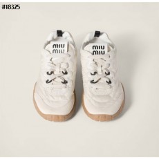 MU 미우미우 타이어 테크니컬 패브릭 앤 스웨이드 스니커즈 ? 