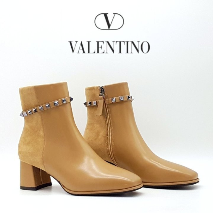 VT 발렌티노 여성 락 스터드 앵클 부츠