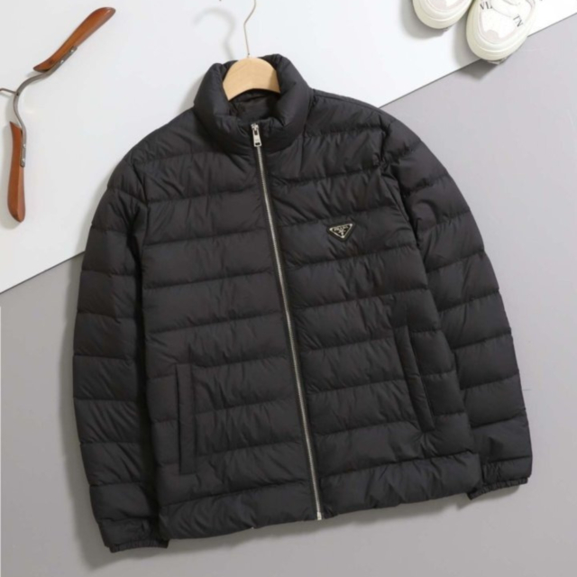 PD 프라다 수입 리나일론 경량 숏 패딩 