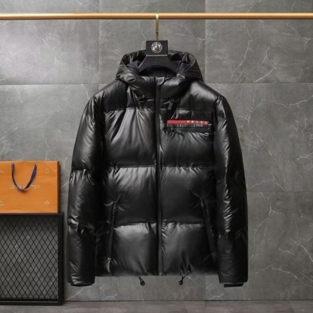 PD 프라다 [최상급] 레드로고패치 숏다운 패딩  