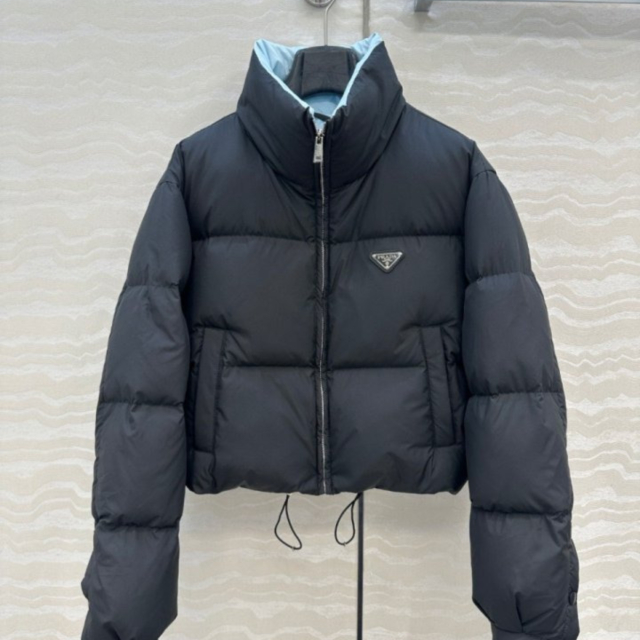 PD 프라다 숏 패딩 