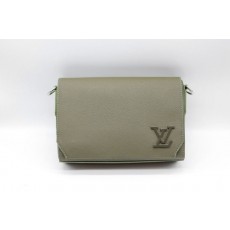 LV 루이비통 테이크오프 메신저 크로스백 