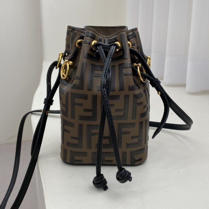 FD 펜디 몬트레조 버킷백  