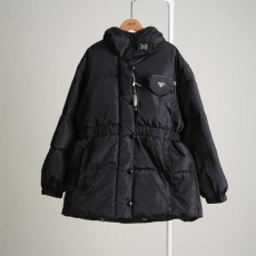 PD 프라다 리나일론 미니파우치 패딩 자켓 