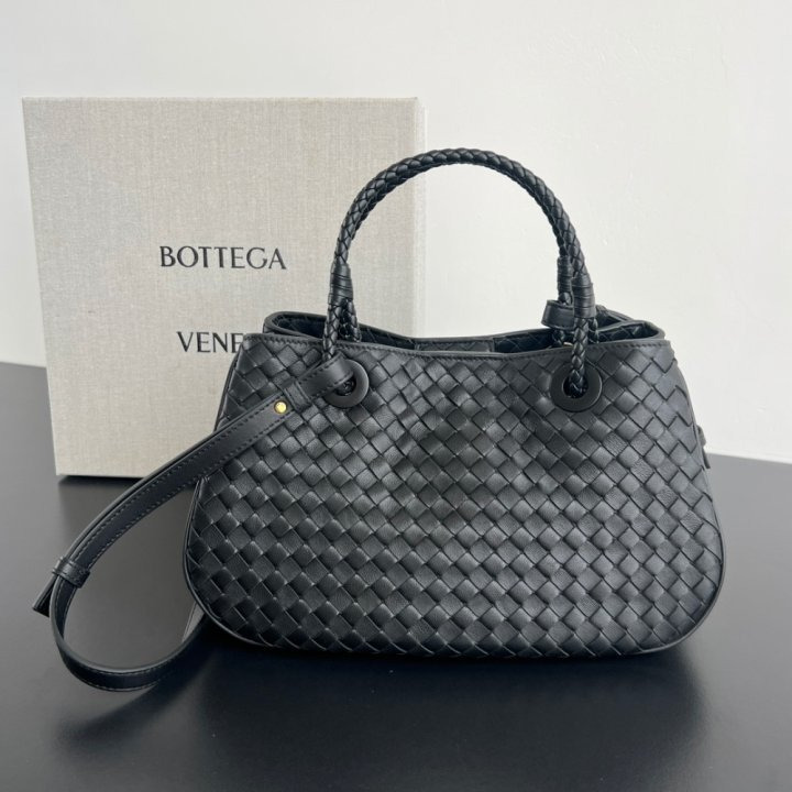 BT 보테가 바스켓백 