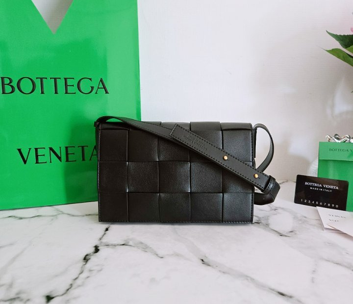 BT 보테가 카세트 백