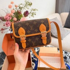 LV 루이비통 이스케이프 