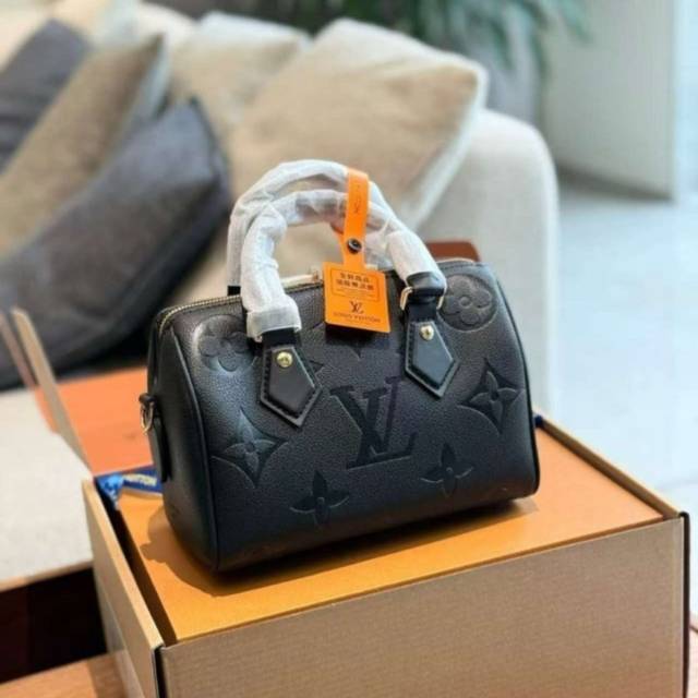 LV 루이비통 고급 반둘리에 20 