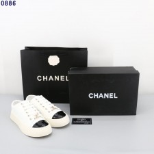 CN 샤넬 CC로고 펜던트 레더 퀼팅 스니커즈