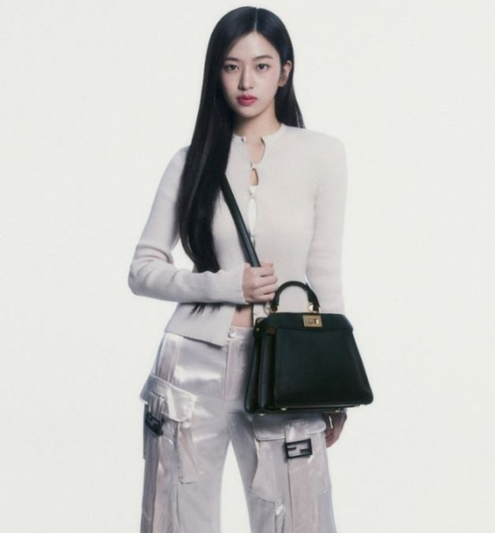 FD 펜디 피카부 미듐(블랙)