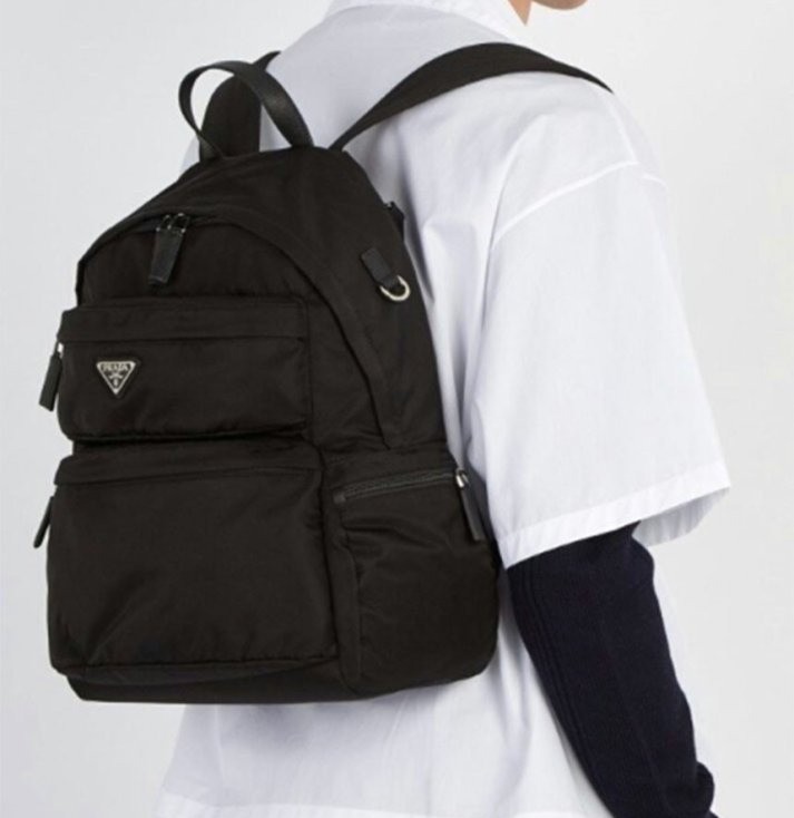 PD 프라다 리나일론 삼각 로고 투 포켓 포코노 백팩